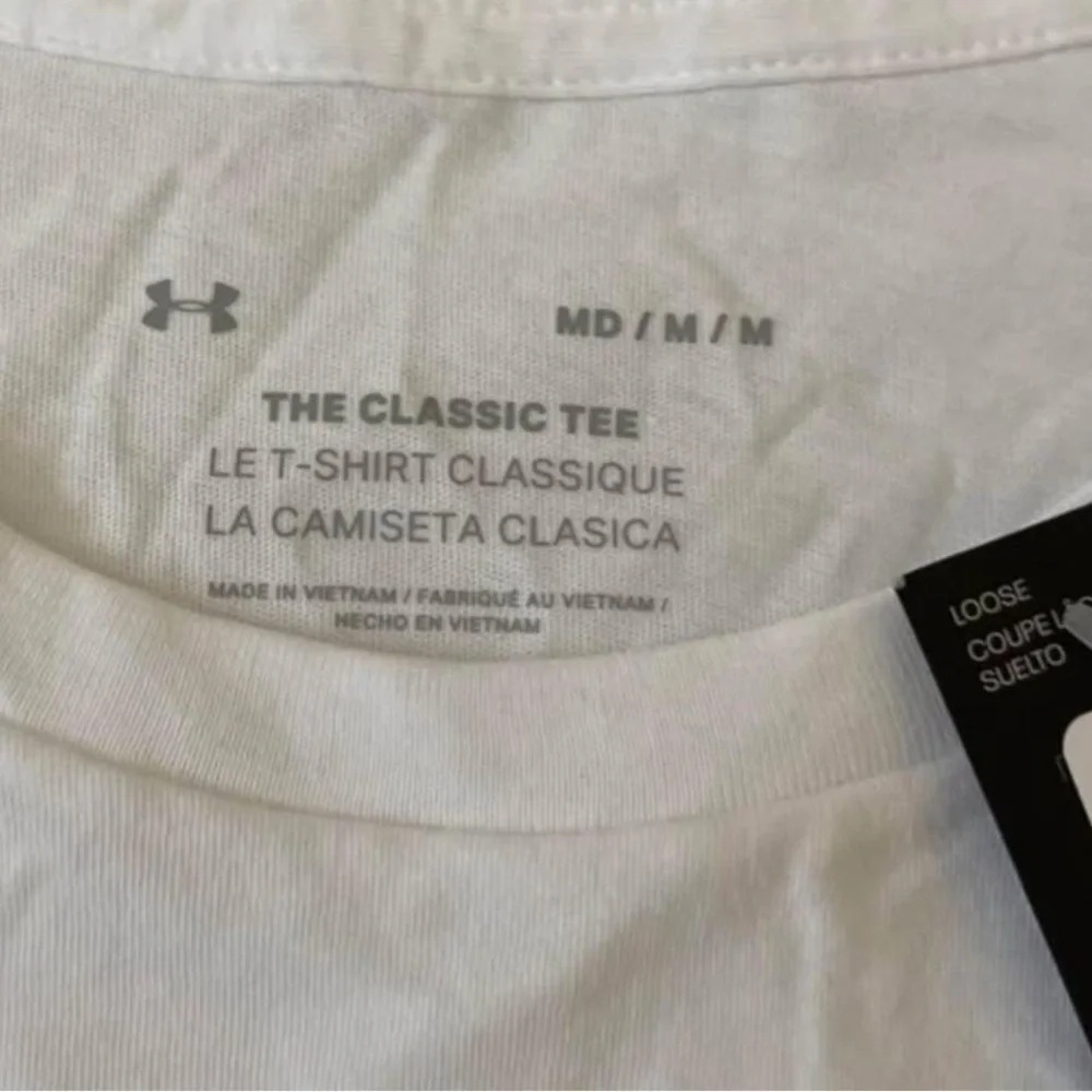 (NWT) The Under Armour Women's Classic White Tee, Medium - Picture 7 of 12